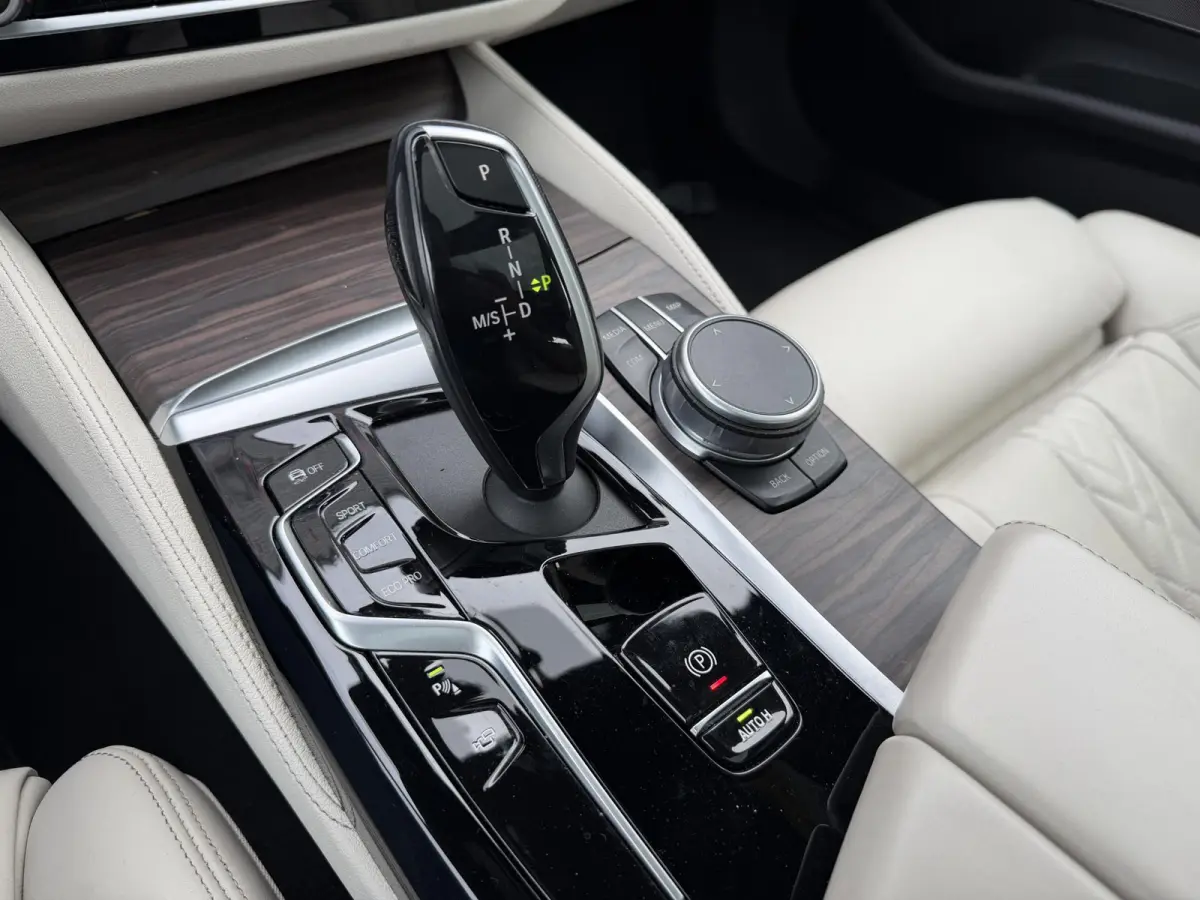 530i High Executive Edition M-Sport | Panoramadak | Harmon Kardon | Head-up | 360* Camera |