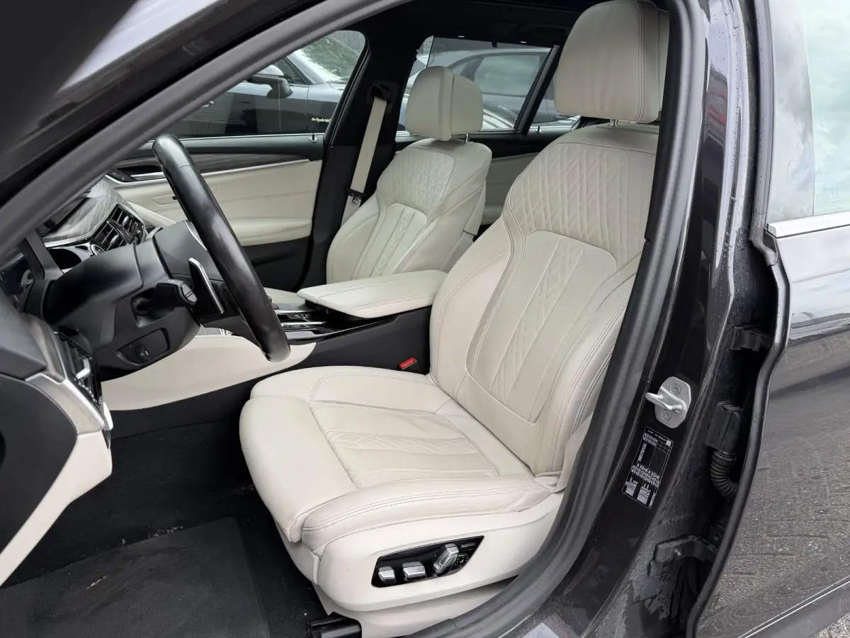 530i High Executive Edition M-Sport | Panoramadak | Harmon Kardon | Head-up | 360* Camera |