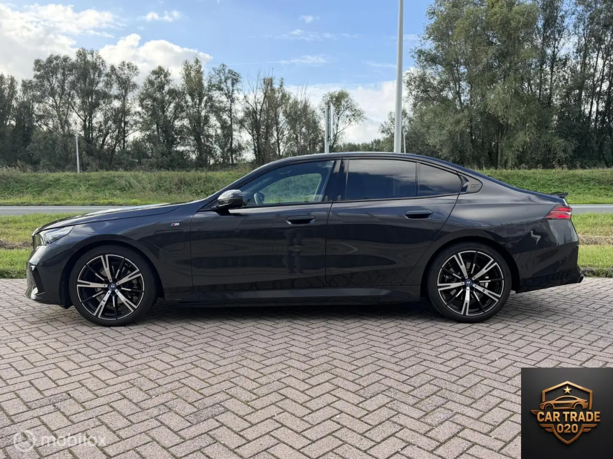 530e M-Sport PANO|SFEER|360|HUD|lEDER