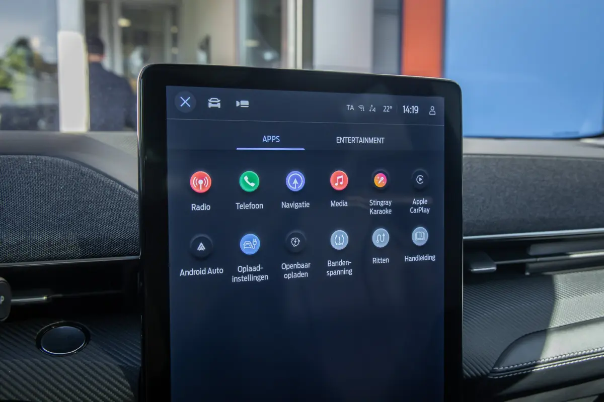 Standard RWD 73 kWh | Pano | Apple Carplay/Android Auto | Achteruitrijcamera | B&O | Cruise control adaptief | Dodehoek detectie | Elektrisch verstelb. bestuurdersstoel met geheugen | Achter