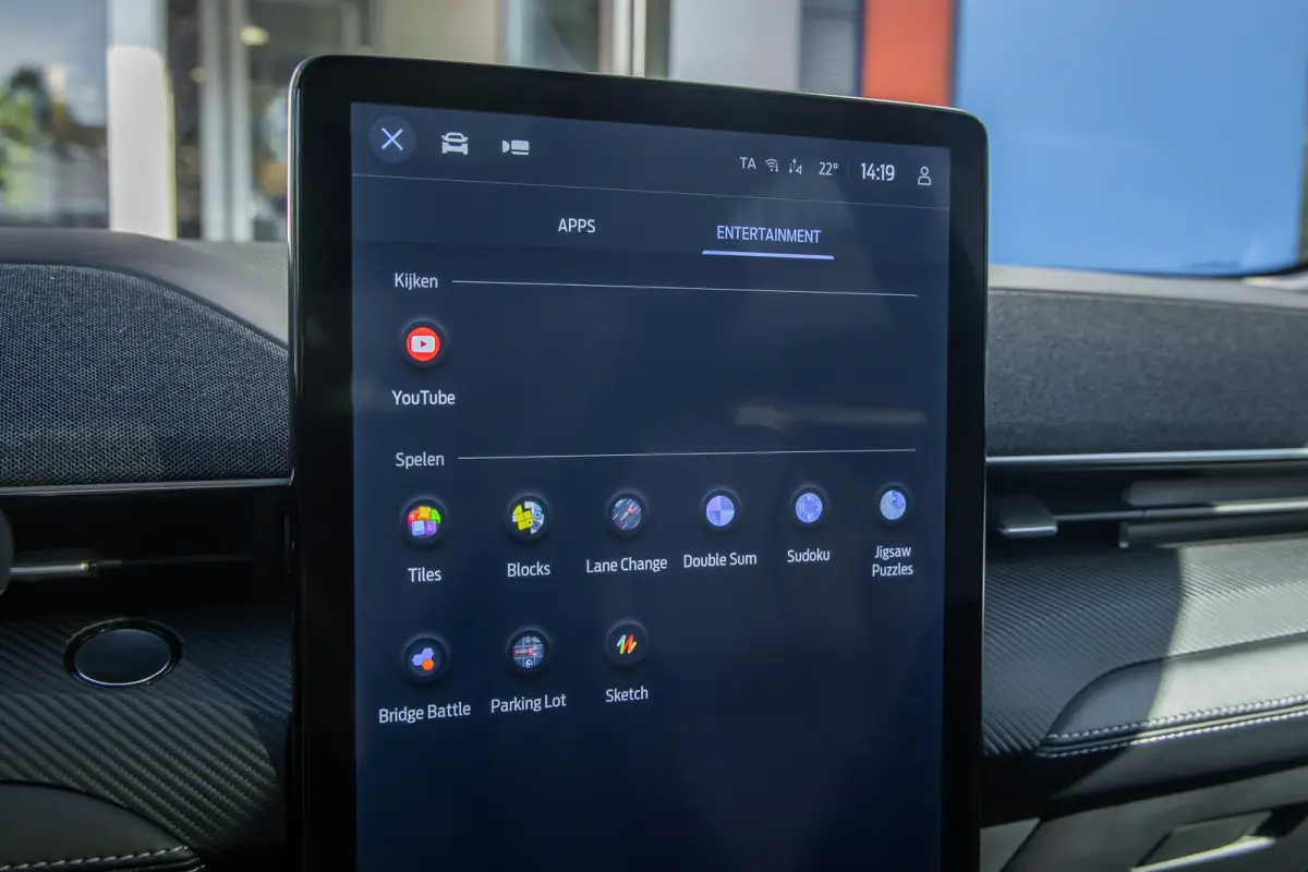 Standard RWD 73 kWh | Pano | Apple Carplay/Android Auto | Achteruitrijcamera | B&O | Cruise control adaptief | Dodehoek detectie | Elektrisch verstelb. bestuurdersstoel met geheugen | Achter