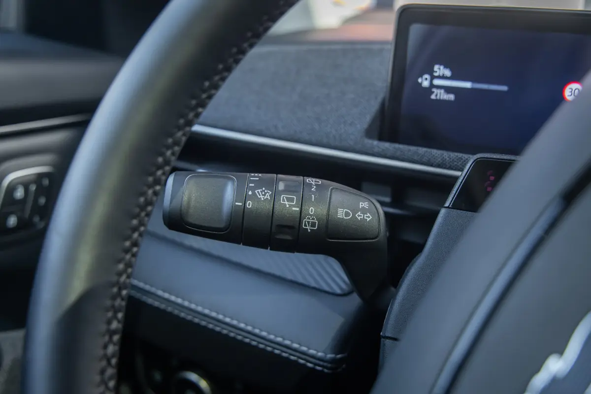 Standard RWD 73 kWh | Pano | Apple Carplay/Android Auto | Achteruitrijcamera | B&O | Cruise control adaptief | Dodehoek detectie | Elektrisch verstelb. bestuurdersstoel met geheugen | Achter