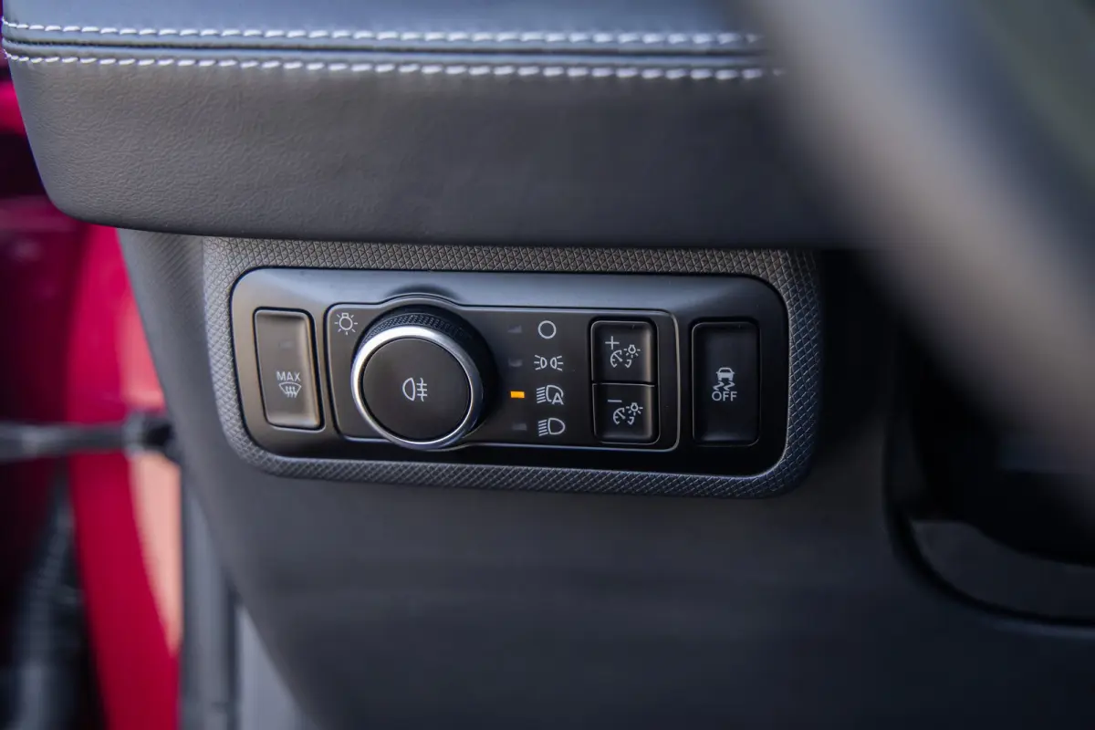 Standard RWD 73 kWh | Pano | Apple Carplay/Android Auto | Achteruitrijcamera | B&O | Cruise control adaptief | Dodehoek detectie | Elektrisch verstelb. bestuurdersstoel met geheugen | Achter