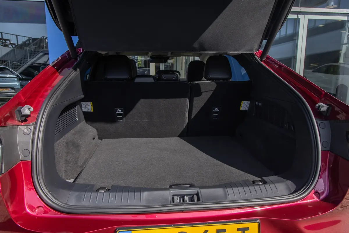 Standard RWD 73 kWh | Pano | Apple Carplay/Android Auto | Achteruitrijcamera | B&O | Cruise control adaptief | Dodehoek detectie | Elektrisch verstelb. bestuurdersstoel met geheugen | Achter
