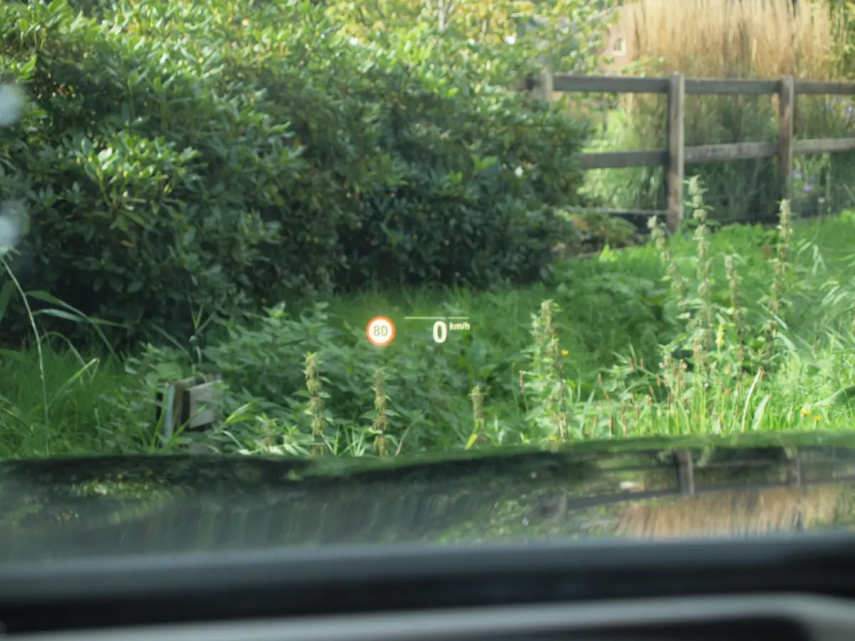 530e Business Edition Plus | M-Pakket | Head-Up Display | LED-Laser | Camera | Sfeerverlichting | ACC | NL-Auto |