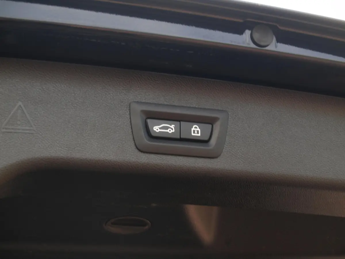 530e Business Edition Plus | M-Pakket | Head-Up Display | LED-Laser | Camera | Sfeerverlichting | ACC | NL-Auto |