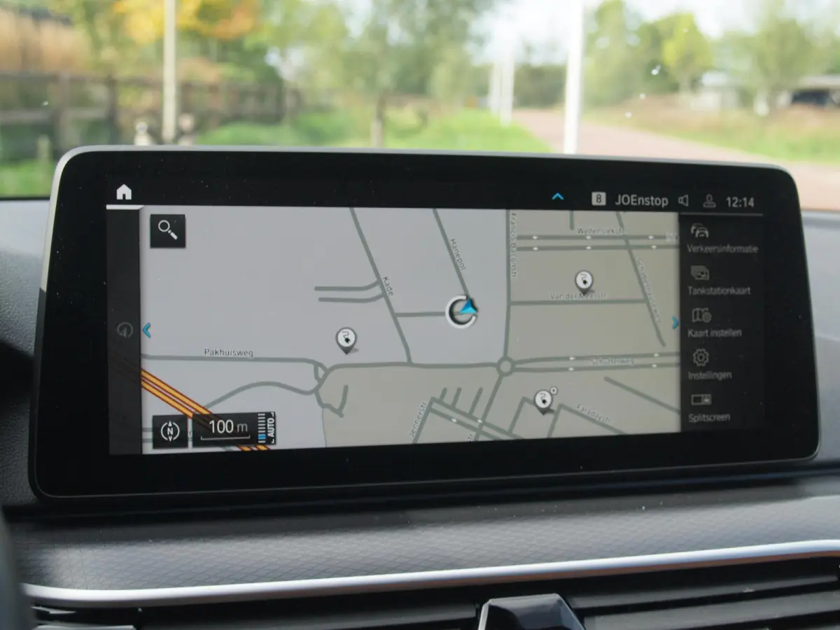 530e Business Edition Plus | M-Pakket | Head-Up Display | LED-Laser | Camera | Sfeerverlichting | ACC | NL-Auto |