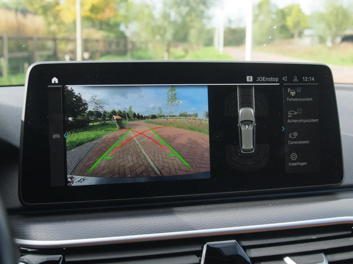 530e Business Edition Plus | M-Pakket | Head-Up Display | LED-Laser | Camera | Sfeerverlichting | ACC | NL-Auto |