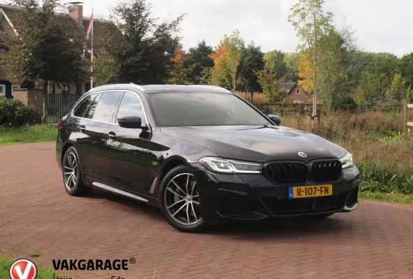 530e Business Edition Plus | M-Pakket | Head-Up Display | LED-Laser | Camera | Sfeerverlichting | ACC | NL-Auto |