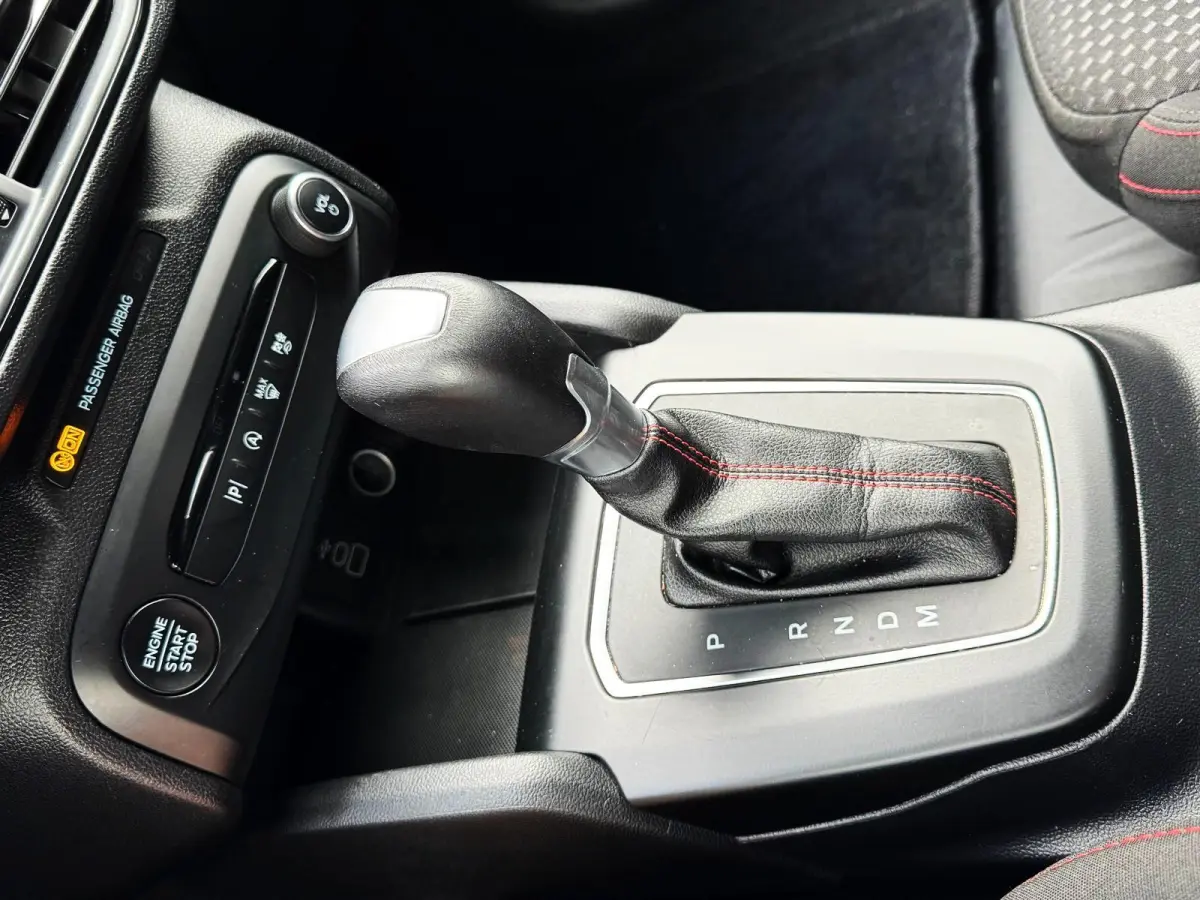 1.0 EcoBoost Hybrid ST Line/stuurver/stoelver