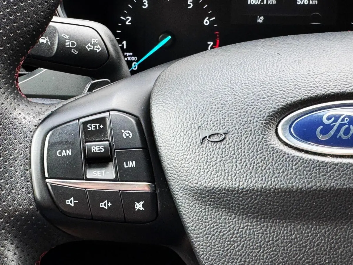 1.0 EcoBoost Hybrid ST Line/stuurver/stoelver