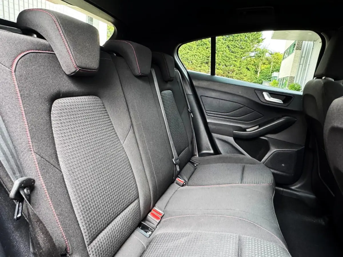 1.0 EcoBoost Hybrid ST Line/stuurver/stoelver