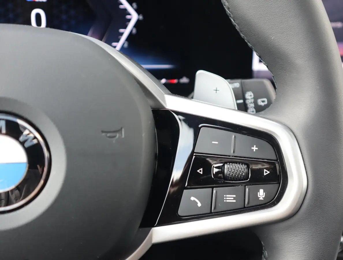 330i xDrive | Pano | HUD  | 360 Camera | Trekhaak