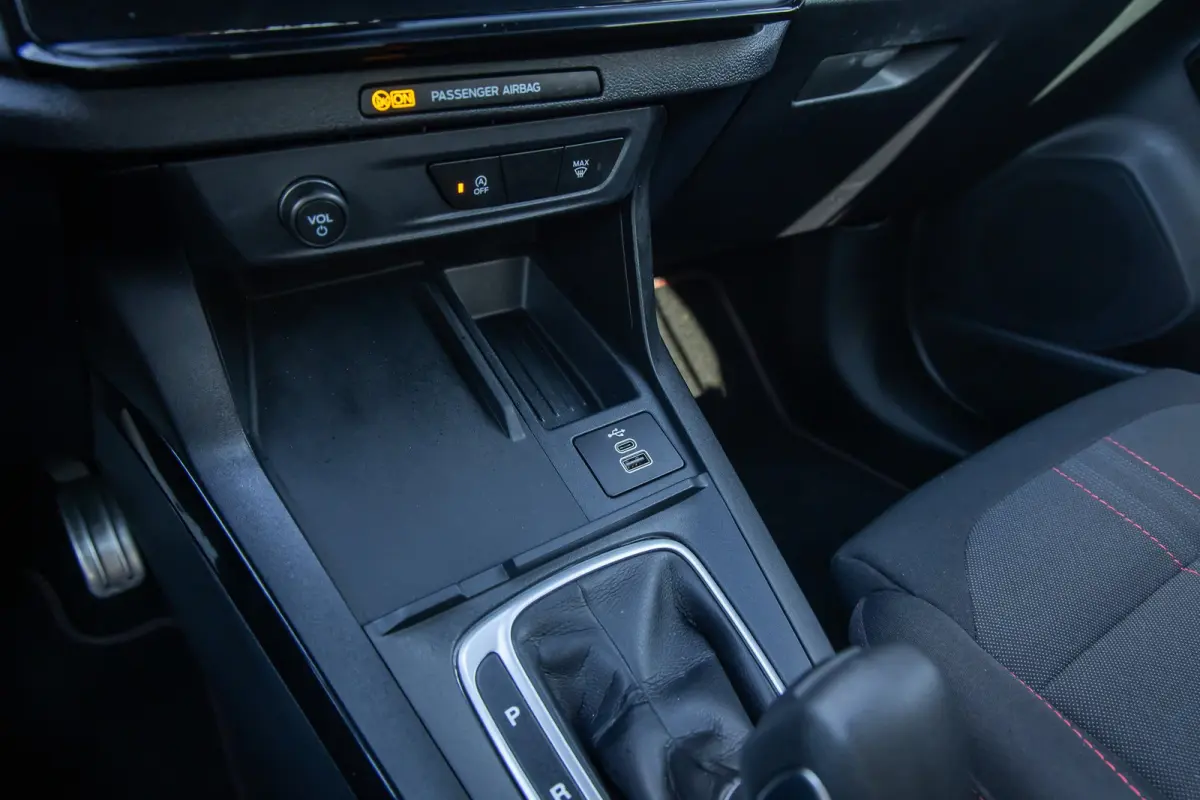 1.0 EcoBoost ST-Line | Apple Carplay/Android Auto | Cruise control | Keyless | Stoel- Stuurverwarming | Apple Carplay/Android Auto|telefoonintegratie premium | Cruise control | Hemelbekledin