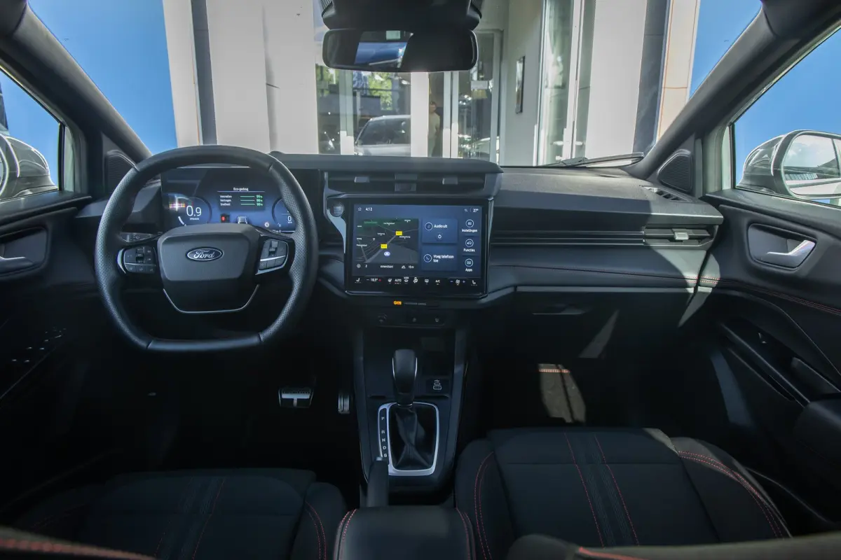 1.0 EcoBoost ST-Line | Apple Carplay/Android Auto | Cruise control | Keyless | Stoel- Stuurverwarming | Apple Carplay/Android Auto|telefoonintegratie premium | Cruise control | Hemelbekledin