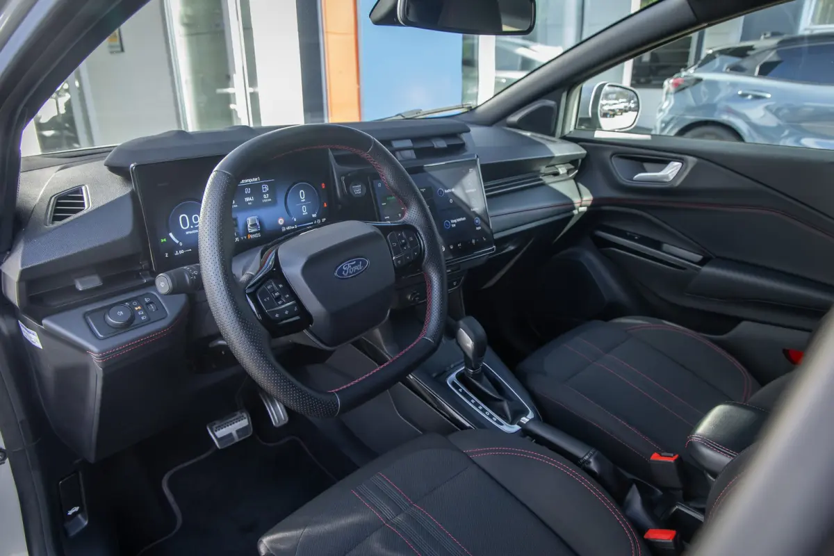 1.0 EcoBoost ST-Line | Apple Carplay/Android Auto | Cruise control | Keyless | Stoel- Stuurverwarming | Apple Carplay/Android Auto|telefoonintegratie premium | Cruise control | Hemelbekledin