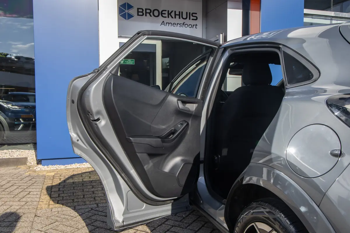 1.0 EcoBoost ST-Line | Apple Carplay/Android Auto | Cruise control | Keyless | Stoel- Stuurverwarming | Apple Carplay/Android Auto|telefoonintegratie premium | Cruise control | Hemelbekledin