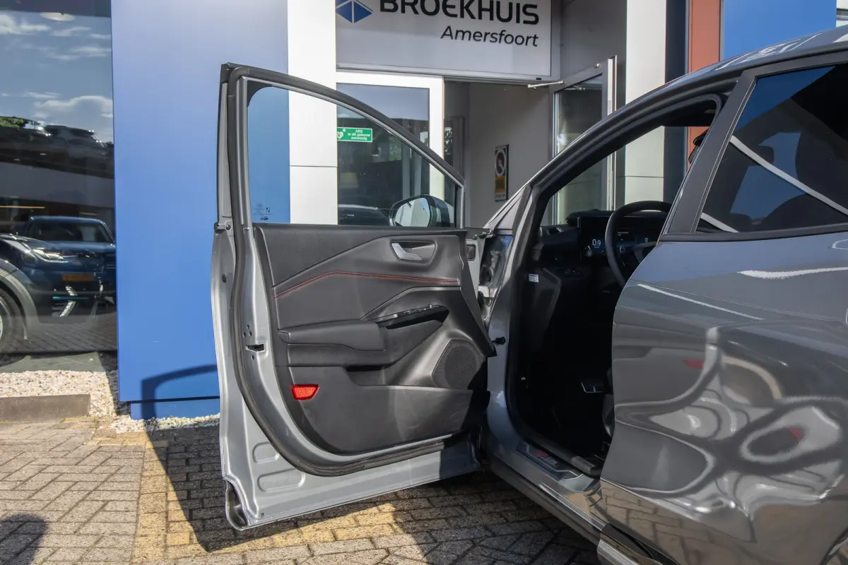 1.0 EcoBoost ST-Line | Apple Carplay/Android Auto | Cruise control | Keyless | Stoel- Stuurverwarming | Apple Carplay/Android Auto|telefoonintegratie premium | Cruise control | Hemelbekledin