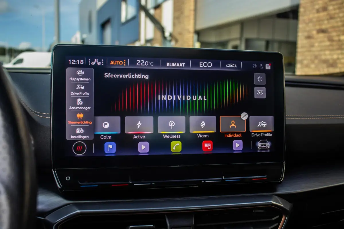 1.4 e-Hybrid VZ Performance VOL!, Pano, Leer