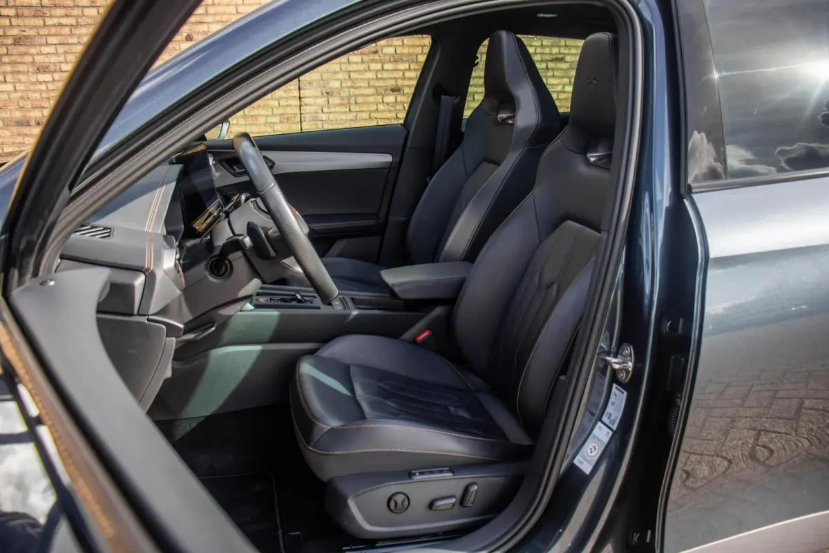 1.4 e-Hybrid VZ Performance VOL!, Pano, Leer