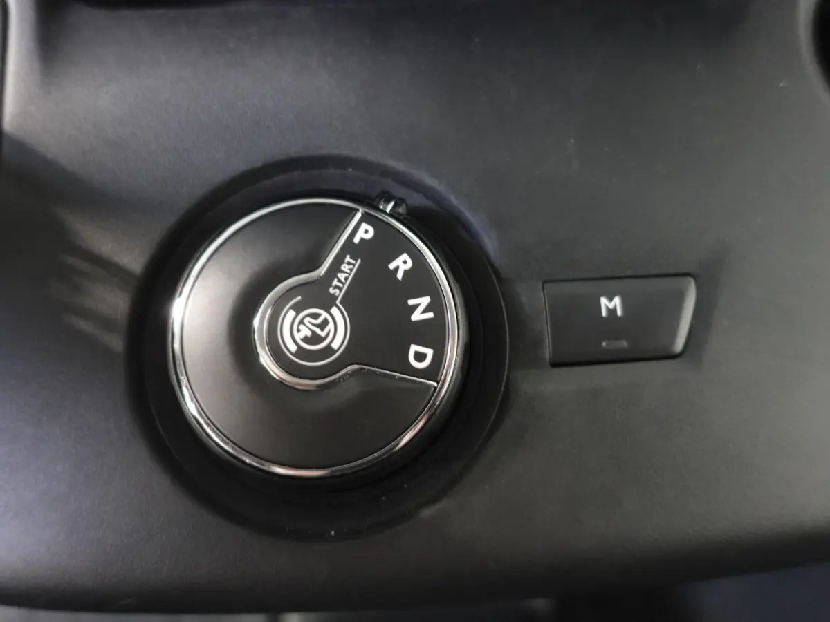 1.5D L1H1 130pk Automaat Edition Apple Carplay / Android Auto Trekhaak Airco Cruise control Stuurverwarming