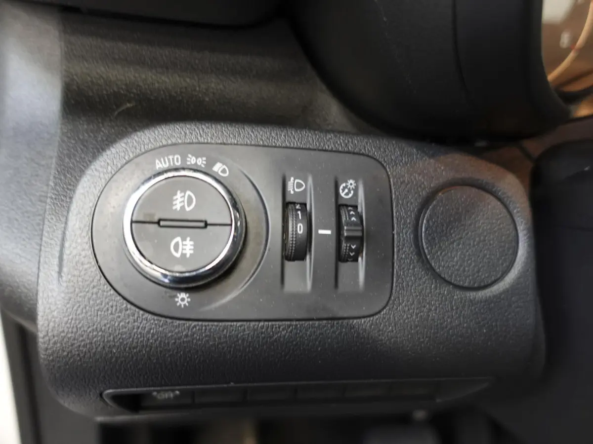 1.5D L1H1 130pk Automaat Edition Apple Carplay / Android Auto Trekhaak Airco Cruise control Stuurverwarming