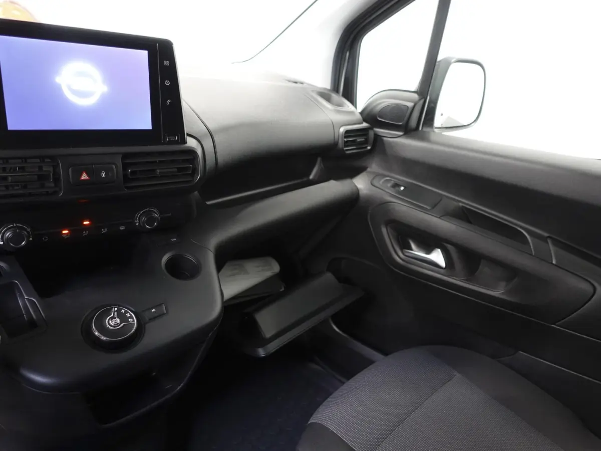 1.5D L1H1 130pk Automaat Edition Apple Carplay / Android Auto Trekhaak Airco Cruise control Stuurverwarming