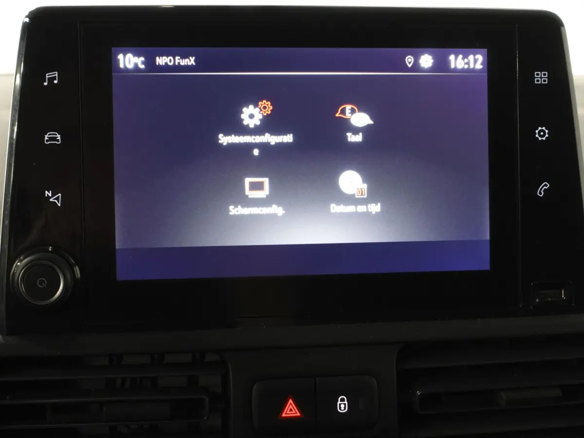 1.5D L1H1 130pk Automaat Edition Apple Carplay / Android Auto Trekhaak Airco Cruise control Stuurverwarming