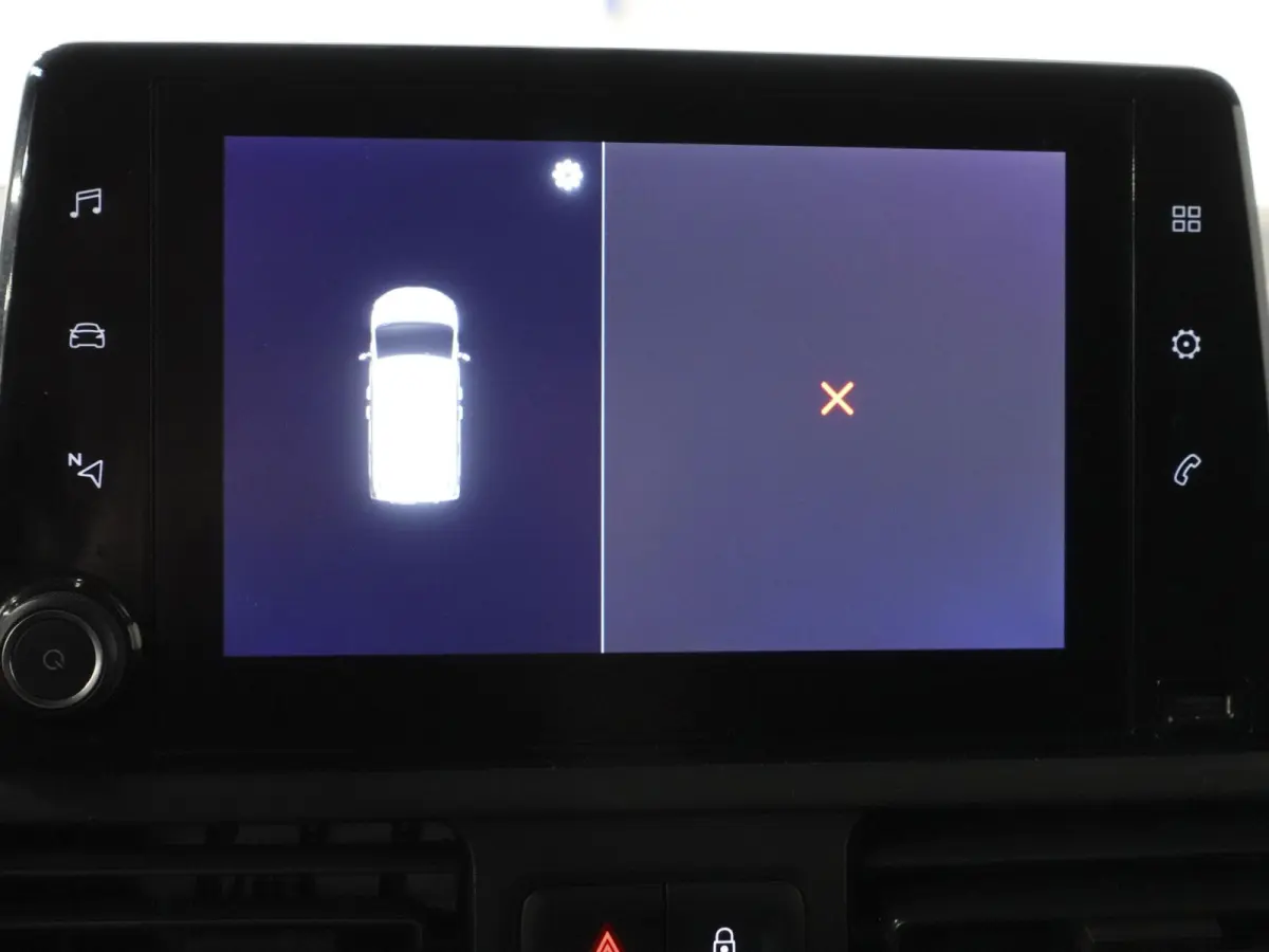1.5D L1H1 130pk Automaat Edition Apple Carplay / Android Auto Trekhaak Airco Cruise control Stuurverwarming