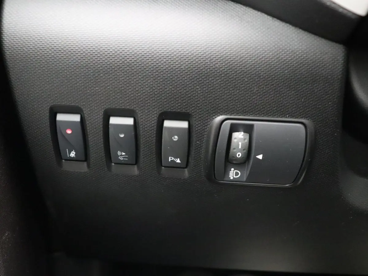 Z.E. R80 Techno | 91% accu score | Achteruitrijcamera | Apple Carplay / Android Auto | Cruise control |