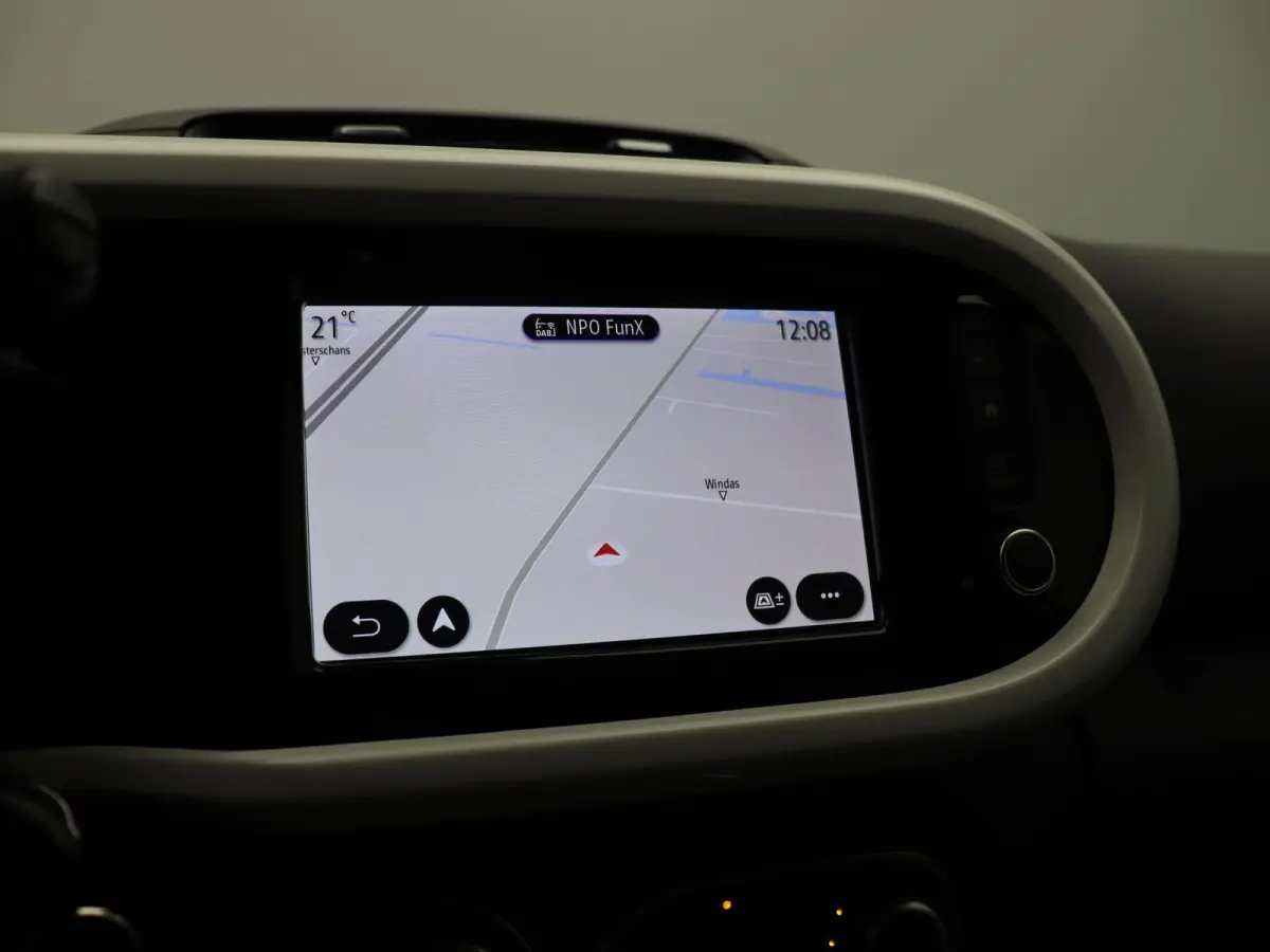 Z.E. R80 Techno | 91% accu score | Achteruitrijcamera | Apple Carplay / Android Auto | Cruise control |