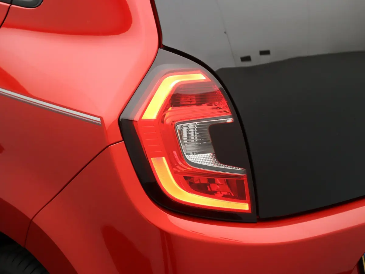 Z.E. R80 Techno | 91% accu score | Achteruitrijcamera | Apple Carplay / Android Auto | Cruise control |