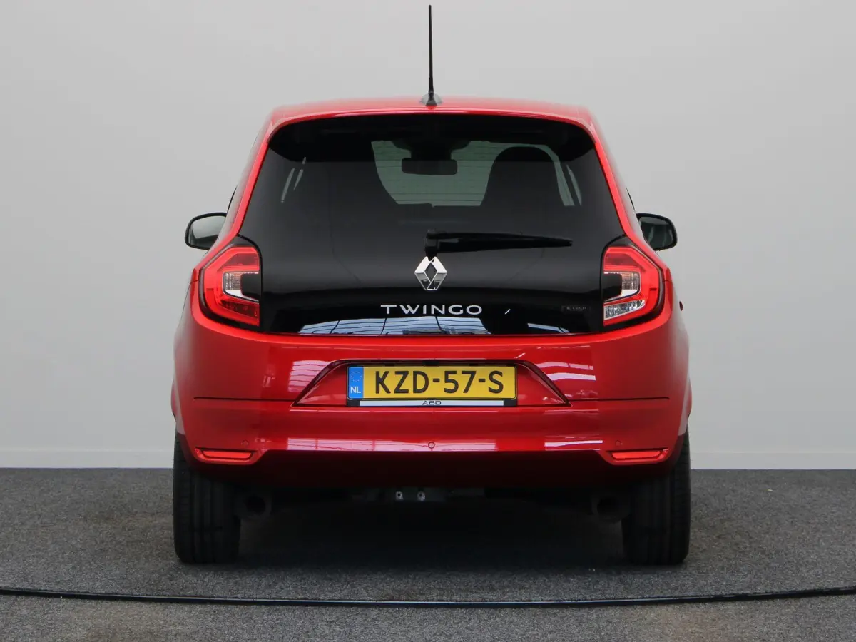 Z.E. R80 Techno | 91% accu score | Achteruitrijcamera | Apple Carplay / Android Auto | Cruise control |