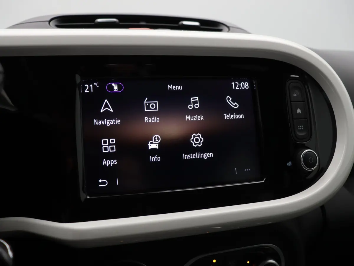 Z.E. R80 Techno | 91% accu score | Achteruitrijcamera | Apple Carplay / Android Auto | Cruise control |