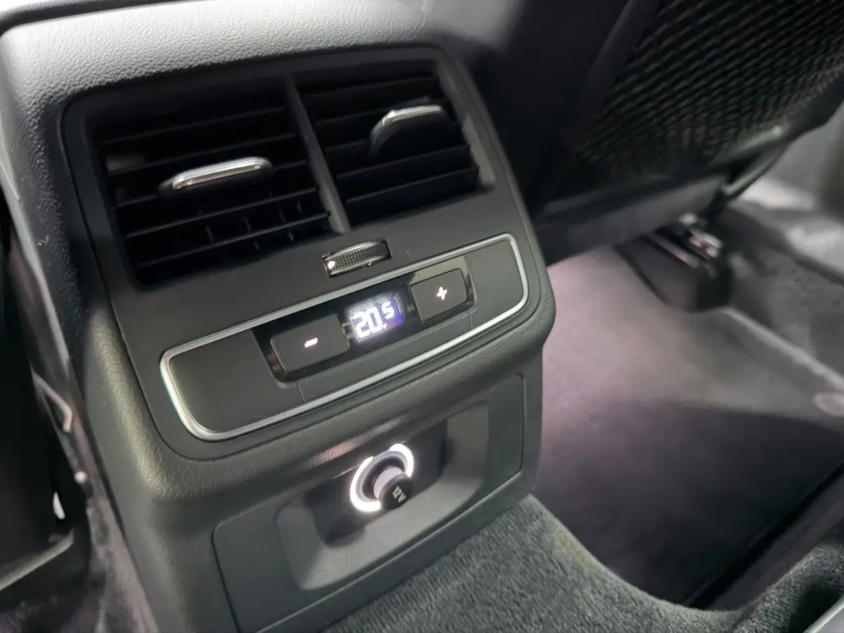 1.4 TFSI Sport S line edition 2X S-LINE NAVI/ECC/PDC/CRUISE/LED///