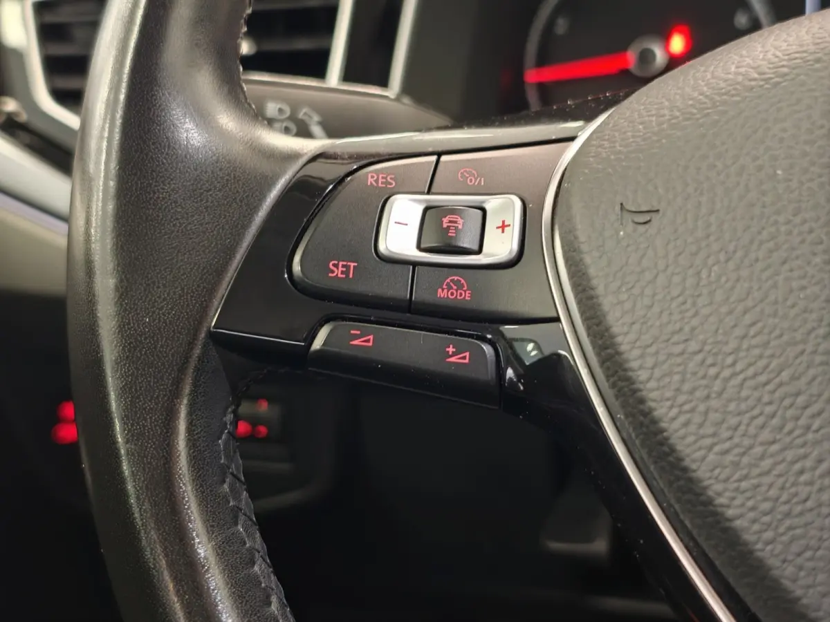 1.0 TSI Highline DSG Allseason Clima Carplay Cruise adaptief