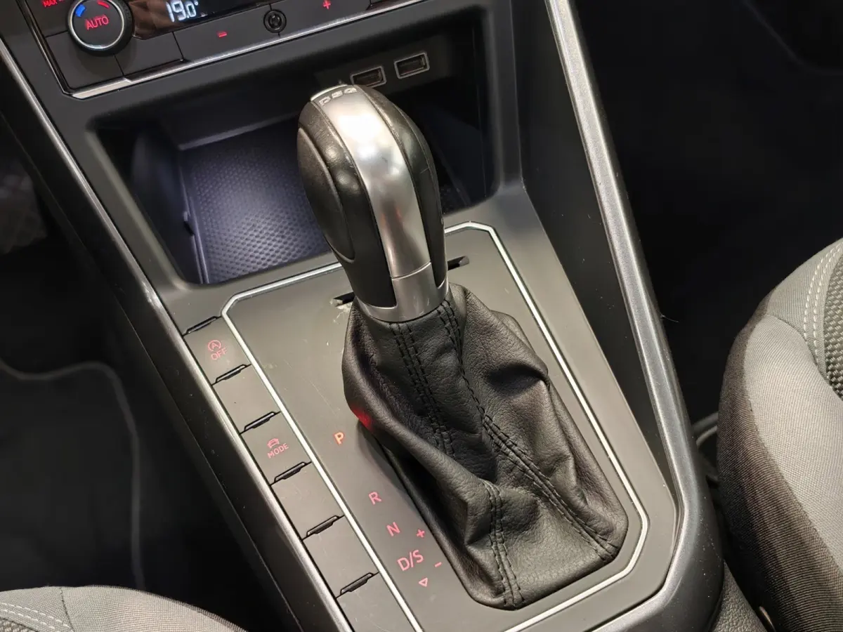 1.0 TSI Highline DSG Allseason Clima Carplay Cruise adaptief