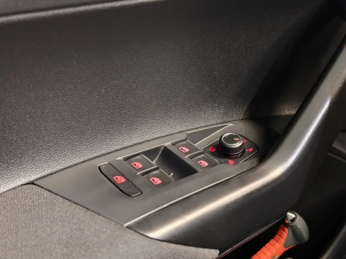 1.0 TSI Highline DSG Allseason Clima Carplay Cruise adaptief