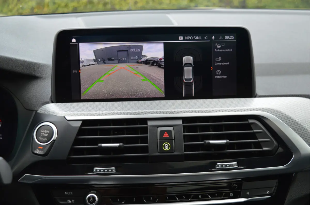 xDrive20i High Executive Edition | M-PAKKET | PANO | TREKHAAK | LED | CAM |