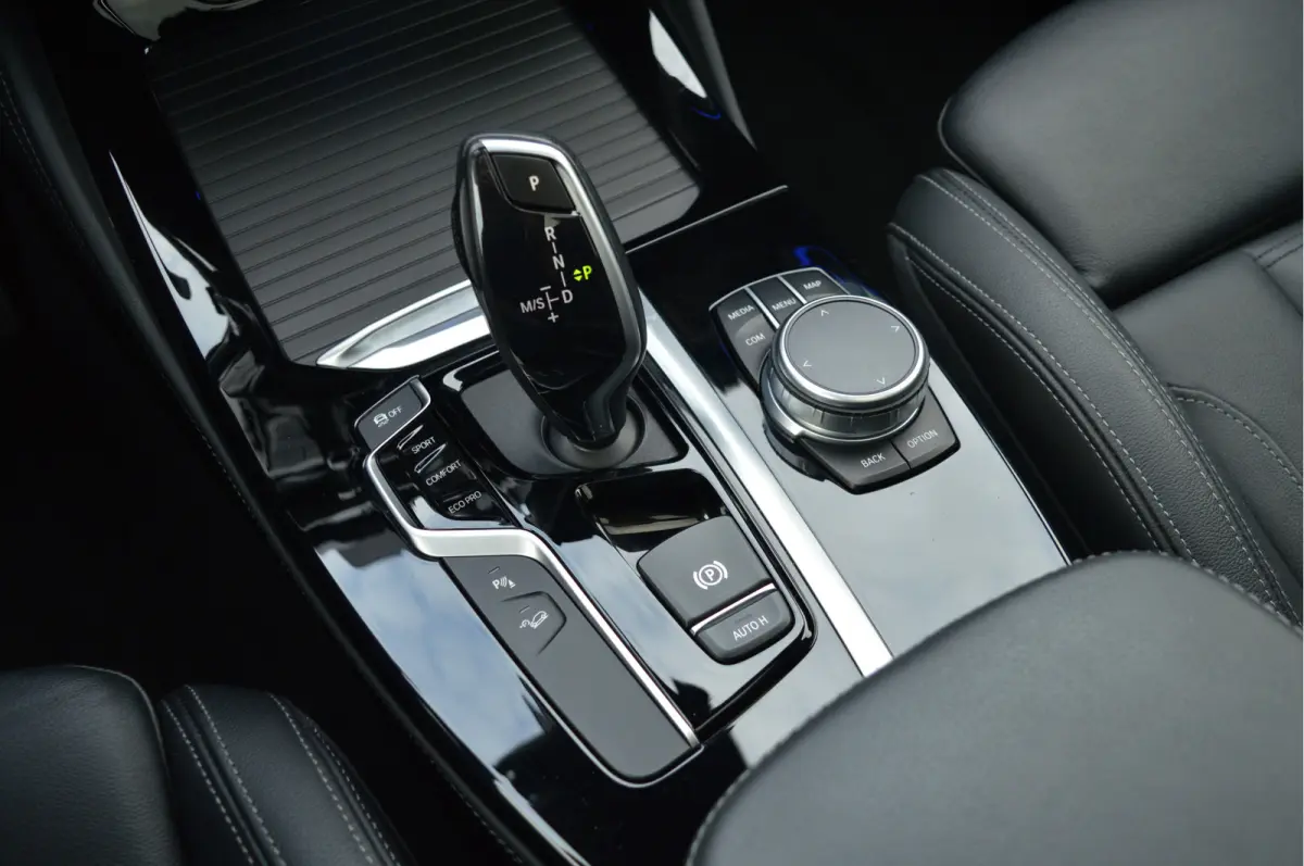 xDrive20i High Executive Edition | M-PAKKET | PANO | TREKHAAK | LED | CAM |