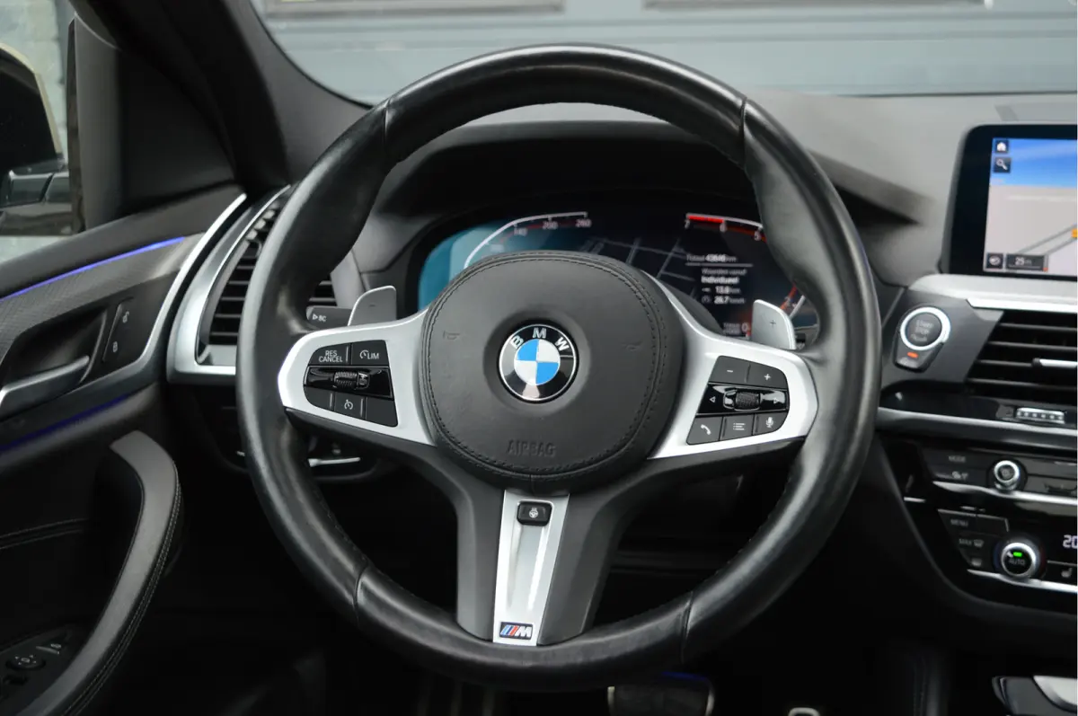 xDrive20i High Executive Edition | M-PAKKET | PANO | TREKHAAK | LED | CAM |
