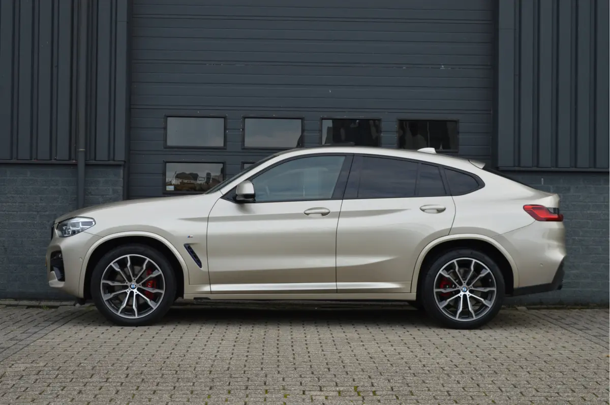 xDrive20i High Executive Edition | M-PAKKET | PANO | TREKHAAK | LED | CAM |