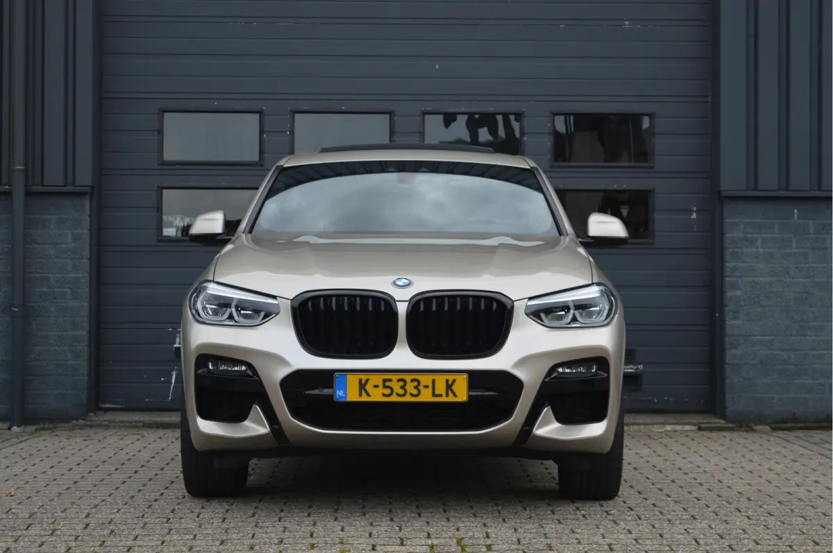 xDrive20i High Executive Edition | M-PAKKET | PANO | TREKHAAK | LED | CAM |