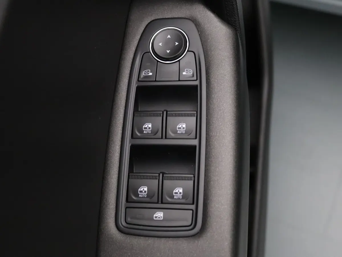 145pk E-Tech Hybrid Zen Apple Carplay/Android Auto | Climate