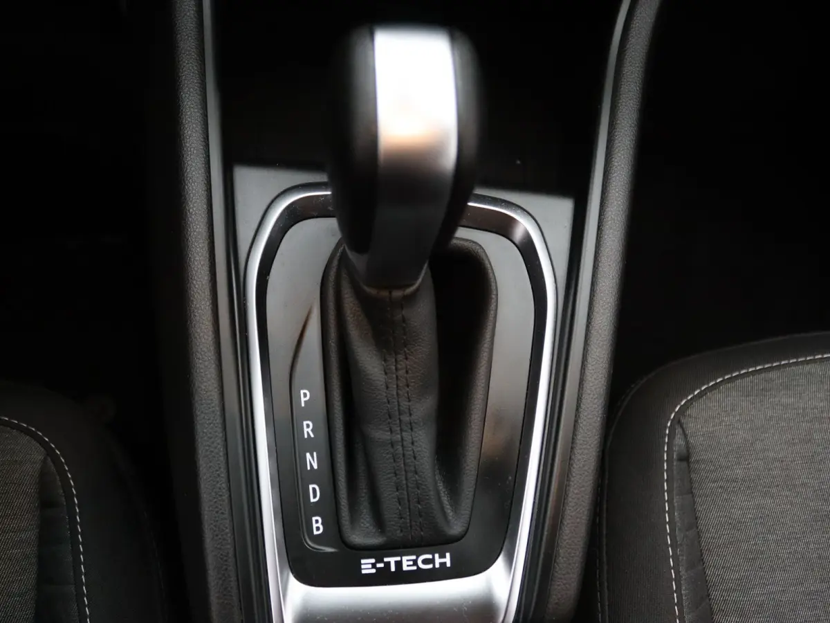 145pk E-Tech Hybrid Zen Apple Carplay/Android Auto | Climate