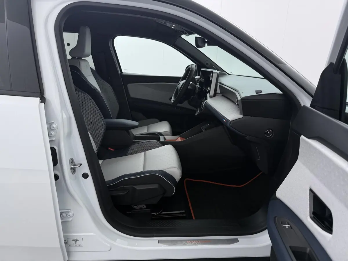 Roland-Garros 150 pk comfort range | Harman Kardon | pack safety & advanced driving assist |