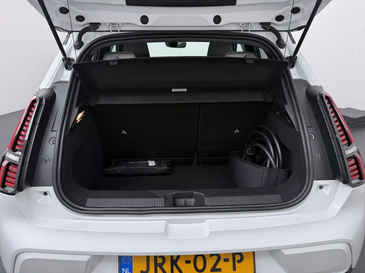 Roland-Garros 150 pk comfort range | Harman Kardon | pack safety & advanced driving assist |