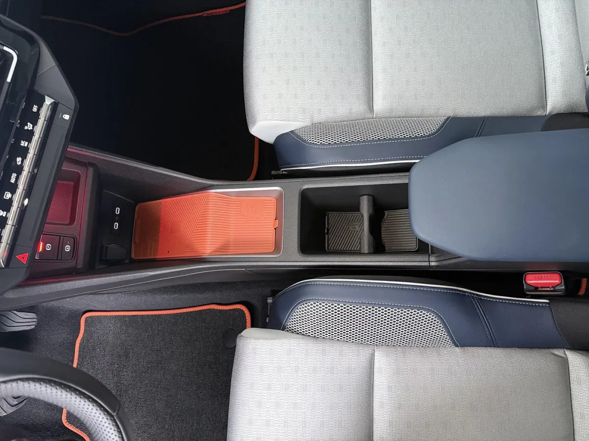 Roland-Garros 150 pk comfort range | Harman Kardon | pack safety & advanced driving assist |