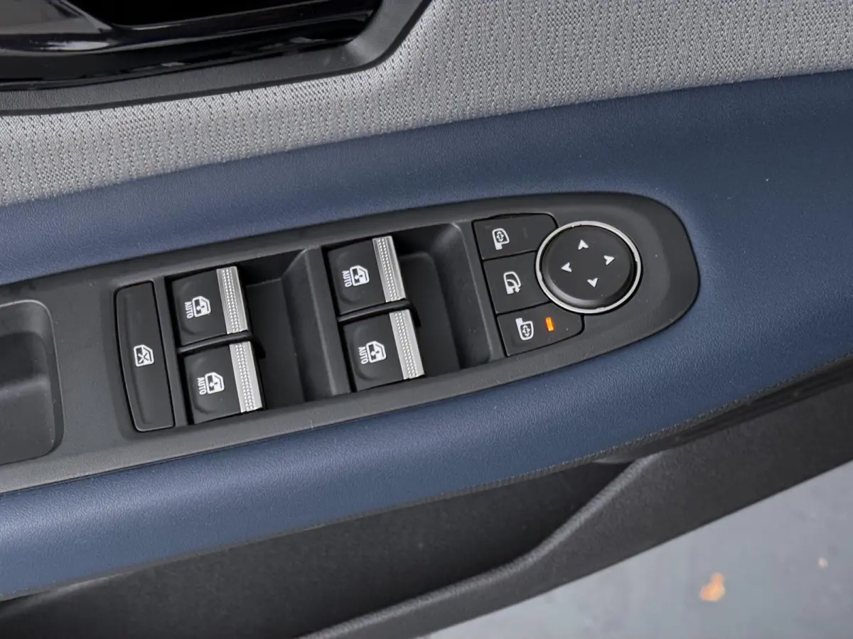 Roland-Garros 150 pk comfort range | Harman Kardon | pack safety & advanced driving assist |