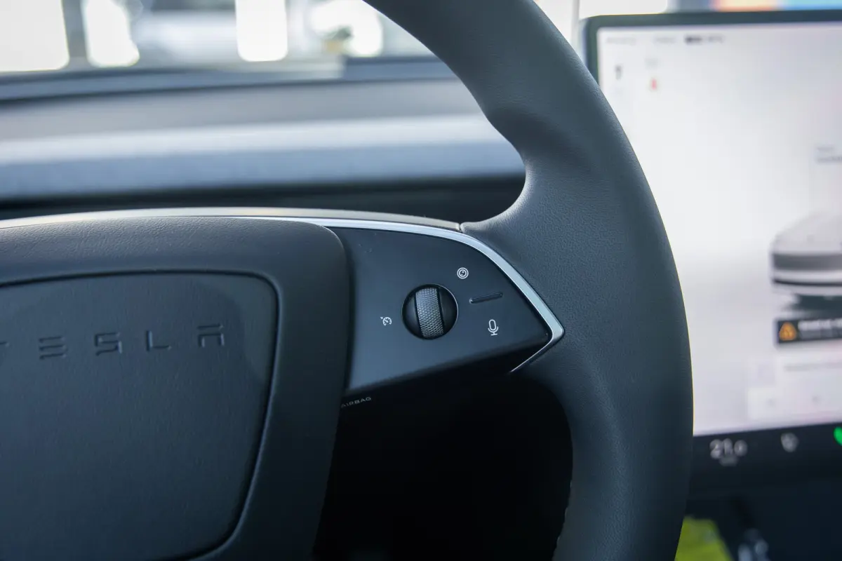 RWD 60 kWh | Cruise control adaptief | Panoramadak | Led koplampen | Dodehoek detectie | Stoel/stuur verwarming | Parkeersensoren Voor/Achter | Achteruitrijcamera | Cruise control adaptief m